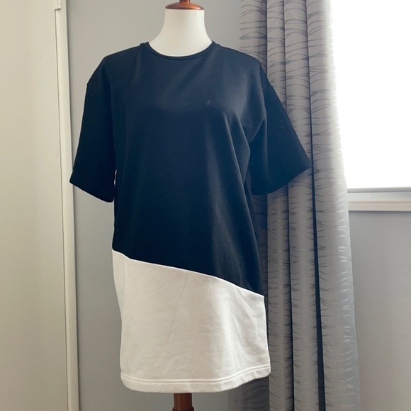 UNGU Dresses & Skirts - Black and white sweatshirt dress